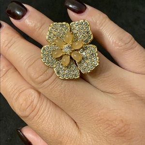 Flowers stone ring
